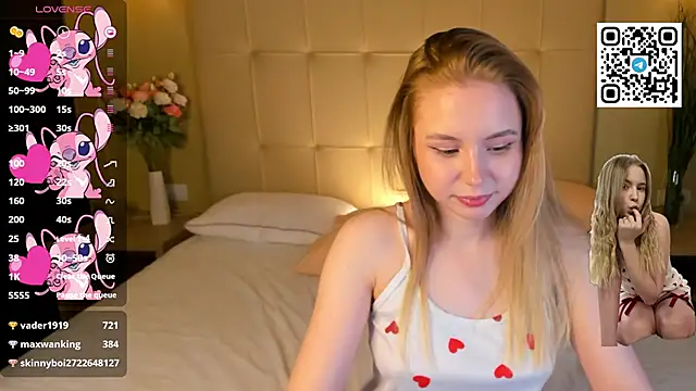 Snapshot of Linda__Bloom chatting on March 16, 2026, 5:44 am Linda Bloom online show from March 16, 2026, 5:44 am