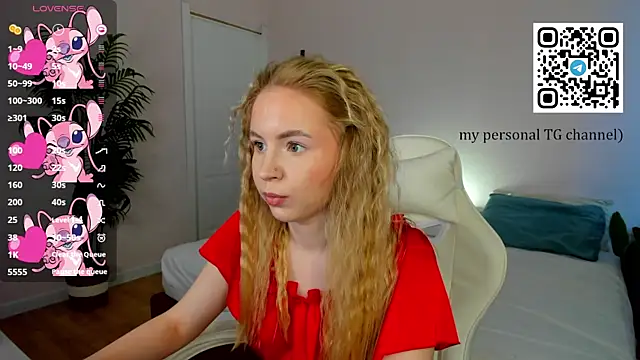 Snapshot of Linda__Bloom chatting on April 2, 2026, 1:13 am Linda Bloom online show from April 2, 2026, 1:13 am