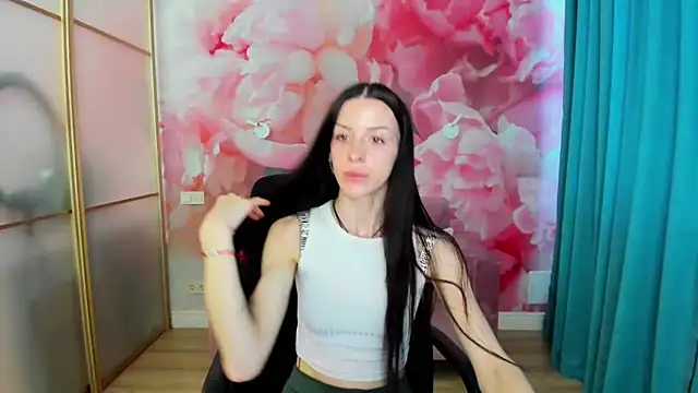NoirDiva online show from May 19, 2026, 5:58 am
