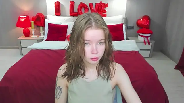 Snapshot of Violetta__Dreams chatting on February 20, 2026, 4:42 am Violetta Dreams online show from February 20, 2026, 4:42 am