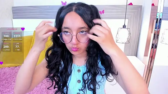 Emilyblussh online show from April 11, 2026, 7:06 pm