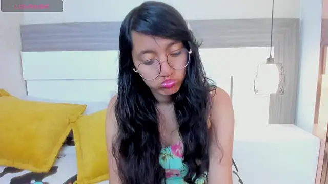 Snapshot of Emilyblussh chatting on February 21, 2026, 1:13 pm Emilyblussh online show from February 21, 2026, 1:13 pm