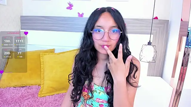 Emilyblussh online show from April 13, 2026, 6:45 pm