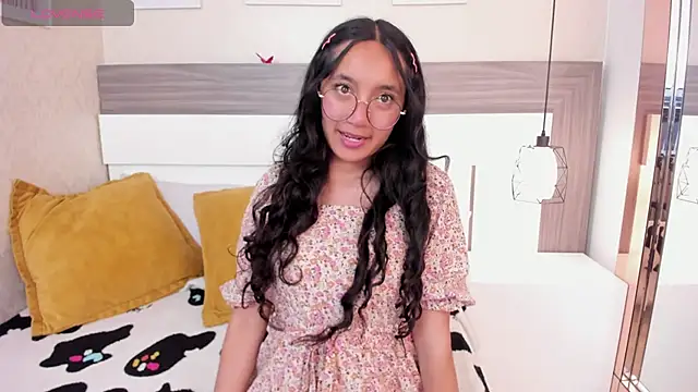 Emilyblussh online show from March 9, 2026, 6:22 pm