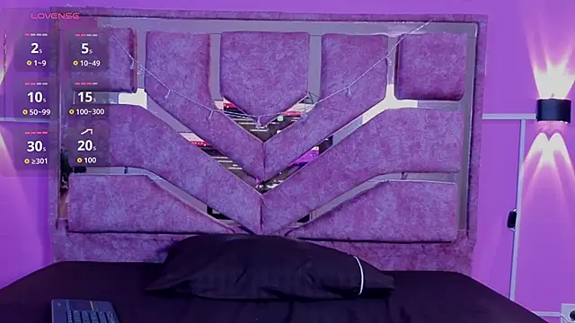 Snapshot of mia_honey_lov chatting on April 14, 2026, 12:32 pm mia honey lov online show from April 14, 2026, 12:32 pm