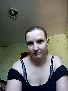 SusanGold9211 online show from April 14, 2026, 7:46 am