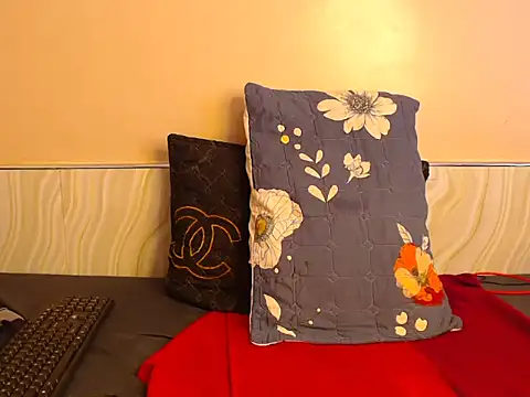 Snapshot of MissBrownxx03 chatting on March 31, 2026, 11:23 am MissBrownxx03 online show from March 31, 2026, 11:23 am