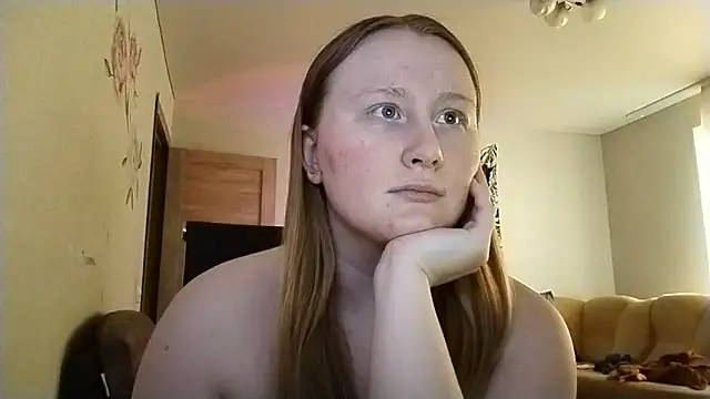 Snapshot of AnikaLipps chatting on April 15, 2026, 10:43 am AnikaLipps online show from April 15, 2026, 10:43 am