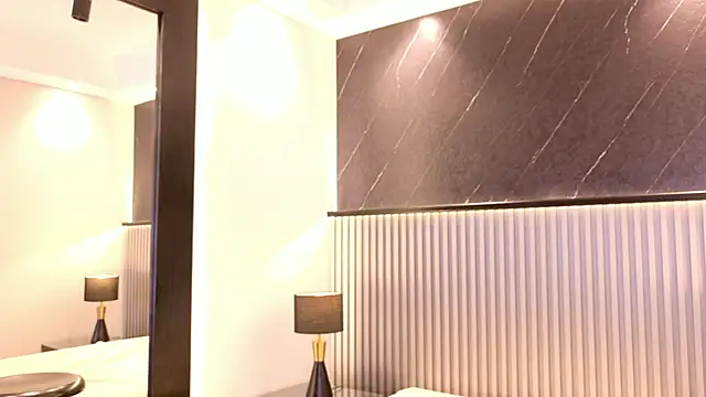 Snapshot of Kinsleybrown chatting on April 9, 2026, 6:19 am Kinsleybrown online show from April 9, 2026, 6:19 am