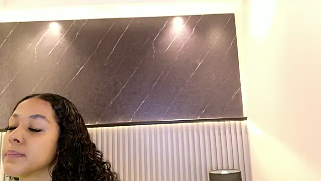 Snapshot of Kinsleybrown chatting on April 9, 2026, 4:14 am Kinsleybrown online show from April 9, 2026, 4:14 am