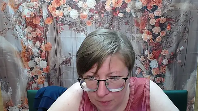 Snapshot of RadaChudna chatting on April 10, 2026, 5:20 pm RadaChudna online show from April 10, 2026, 5:20 pm