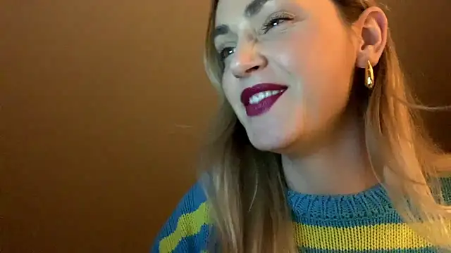 Snapshot of AmelieHot chatting on February 24, 2026, 5:14 pm AmelieHot online show from February 24, 2026, 5:14 pm