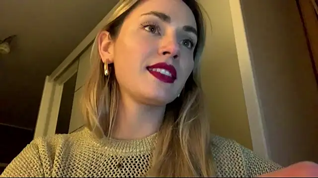 Snapshot of AmelieHot chatting on February 19, 2026, 8:39 pm AmelieHot online show from February 19, 2026, 8:39 pm