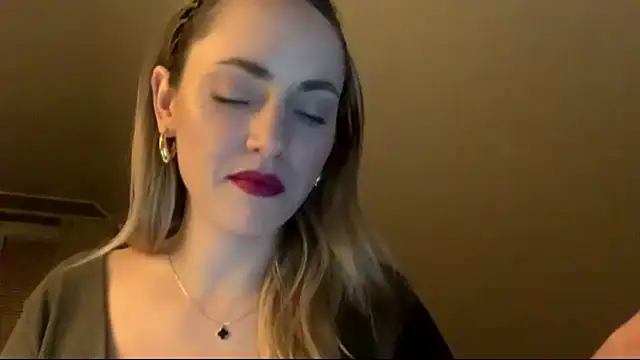 Snapshot of AmelieHot chatting on February 22, 2026, 7:59 pm AmelieHot online show from February 22, 2026, 7:59 pm