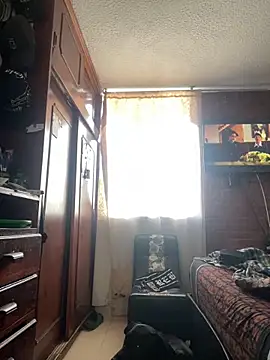 ZoE-sweettt online show from April 6, 2026, 10:22 pm