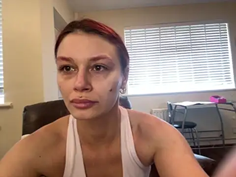 Snapshot of FoxyValentine chatting on April 13, 2026, 1:26 pm FoxyValentine online show from April 13, 2026, 1:26 pm