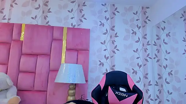 Snapshot of KristallRous chatting on February 26, 2026, 7:36 pm KristallRous online show from February 26, 2026, 7:36 pm