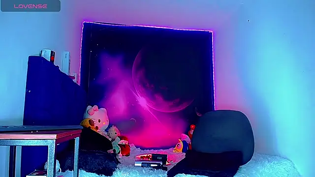 ThaliGirl21 online show from May 14, 2026, 11:35 pm