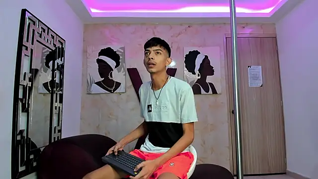 KITTY BOSH online show from February 28, 2026, 1:11 pm