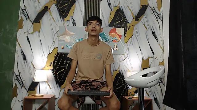 KITTY BOSH online show from March 6, 2026, 1:17 pm