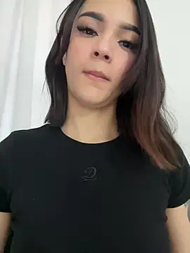 CarolineEvans x online show from April 24, 2026, 4:31 pm