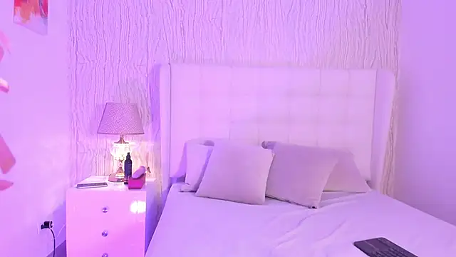 Snapshot of kitty_foxxy chatting on February 26, 2026, 1:00 pm kitty foxxy online show from February 26, 2026, 1:00 pm