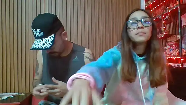 Snapshot of Karamel444 chatting on March 18, 2026, 10:54 pm Karamel444 online show from March 18, 2026, 10:54 pm