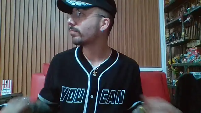 Snapshot of Karamel444 chatting on March 21, 2026, 7:29 pm Karamel444 online show from March 21, 2026, 7:29 pm