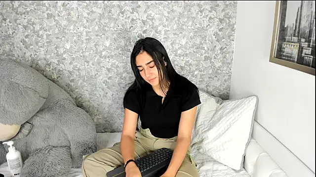 Anika H online show from May 2, 2026, 1:05 pm
