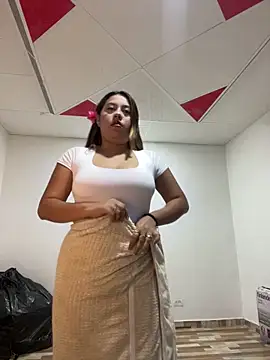 Emiily joee  online show from May 26, 2026, 2:09 am