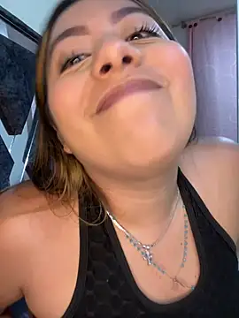 Emiily joee  online show from May 16, 2026, 1:26 am