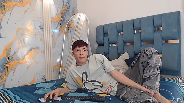 YOUNG BOYS HELL online show from June 12, 2026, 1:58 am