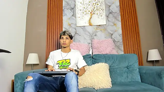 Snapshot of YOUNG_BOYS_HELL chatting on March 20, 2026, 1:17 am YOUNG BOYS HELL online show from March 20, 2026, 1:17 am