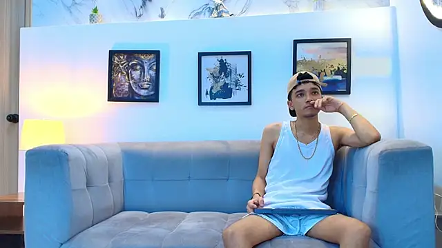 Snapshot of YOUNG_BOYS_HELL chatting on April 4, 2026, 1:23 am YOUNG BOYS HELL online show from April 4, 2026, 1:23 am