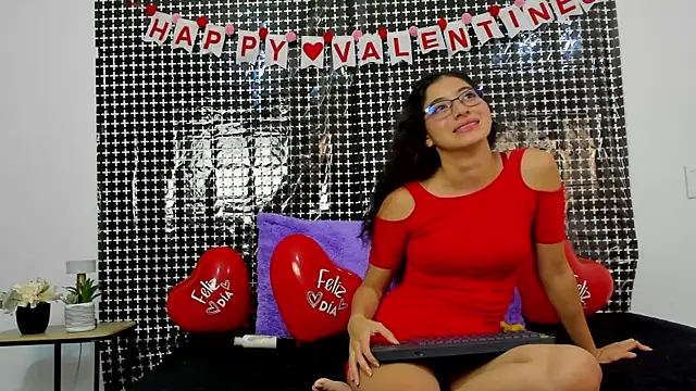Snapshot of Ivy_Heat chatting on February 15, 2026, 1:50 am Ivy Heat online show from February 15, 2026, 1:50 am