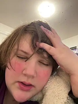 Snapshot of plushietoy chatting on March 26, 2026, 9:35 pm plushietoy online show from March 26, 2026, 9:35 pm