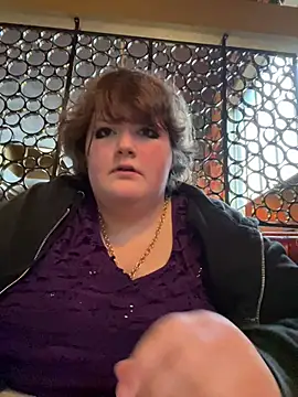 Snapshot of plushietoy chatting on March 11, 2026, 10:15 pm plushietoy online show from March 11, 2026, 10:15 pm