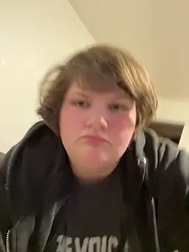 Snapshot of plushietoy chatting on March 27, 2026, 9:16 pm plushietoy online show from March 27, 2026, 9:16 pm