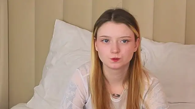 AlyssFrost online show from June 25, 2026, 5:23 am
