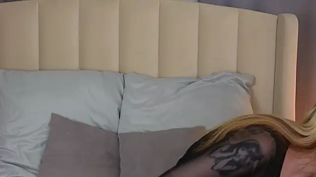 AlyssFrost online show from July 12, 2026, 2:01 am