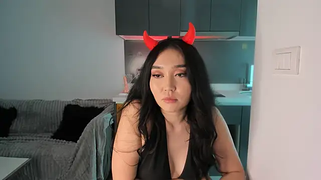 Snapshot of satoriluna chatting on February 15, 2026, 7:51 am satoriluna online show from February 15, 2026, 7:51 am