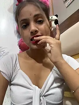 samayra1144 online show from April 30, 2026, 7:59 am