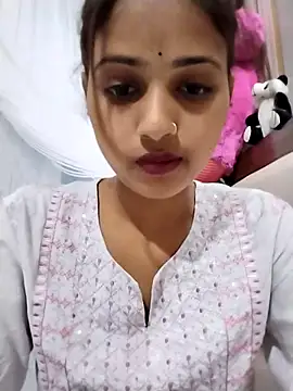 samayra1144 online show from April 23, 2026, 3:24 pm