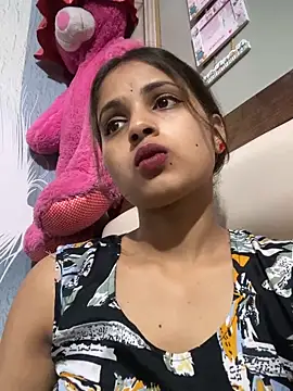 samayra1144 online show from May 21, 2026, 11:29 am