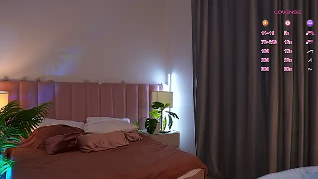 Snapshot of Lina_Loon chatting on March 16, 2026, 11:25 am Lina Loon online show from March 16, 2026, 11:25 am