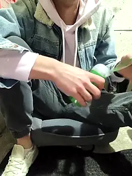 Snapshot of xxkick9999 chatting on February 28, 2026, 7:02 pm xxkick9999 online show from February 28, 2026, 7:02 pm