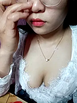 Snapshot of Eye-squirt chatting on February 24, 2026, 3:57 pm Eye-squirt online show from February 24, 2026, 3:57 pm