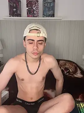 Snapshot of YourFavouriteTwink chatting on February 27, 2026, 1:44 pm YourFavouriteTwink online show from February 27, 2026, 1:44 pm