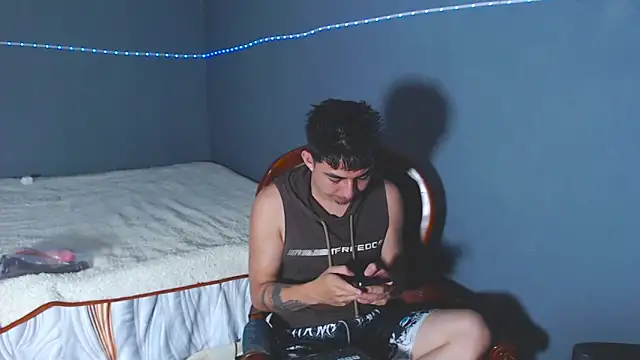 Snapshot of polloCol4U chatting on February 27, 2026, 9:03 pm polloCol4U online show from February 27, 2026, 9:03 pm