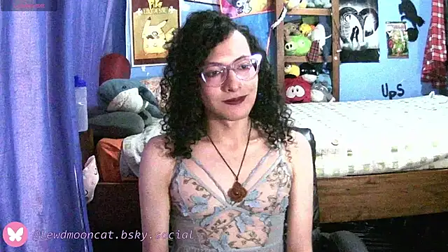 Snapshot of lewd_mooncat chatting on June 12, 2026, 10:40 pm lewd mooncat online show from June 12, 2026, 10:40 pm